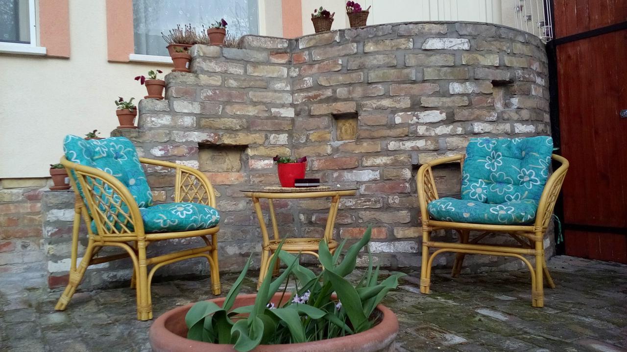 Resort La Tulipe Noire Ceglédbercel Екстериор снимка